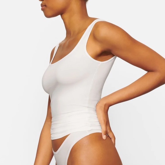 NWT- Skims- NEW VINTAGE SCOOP NECK TANK - Picture 2 of 6